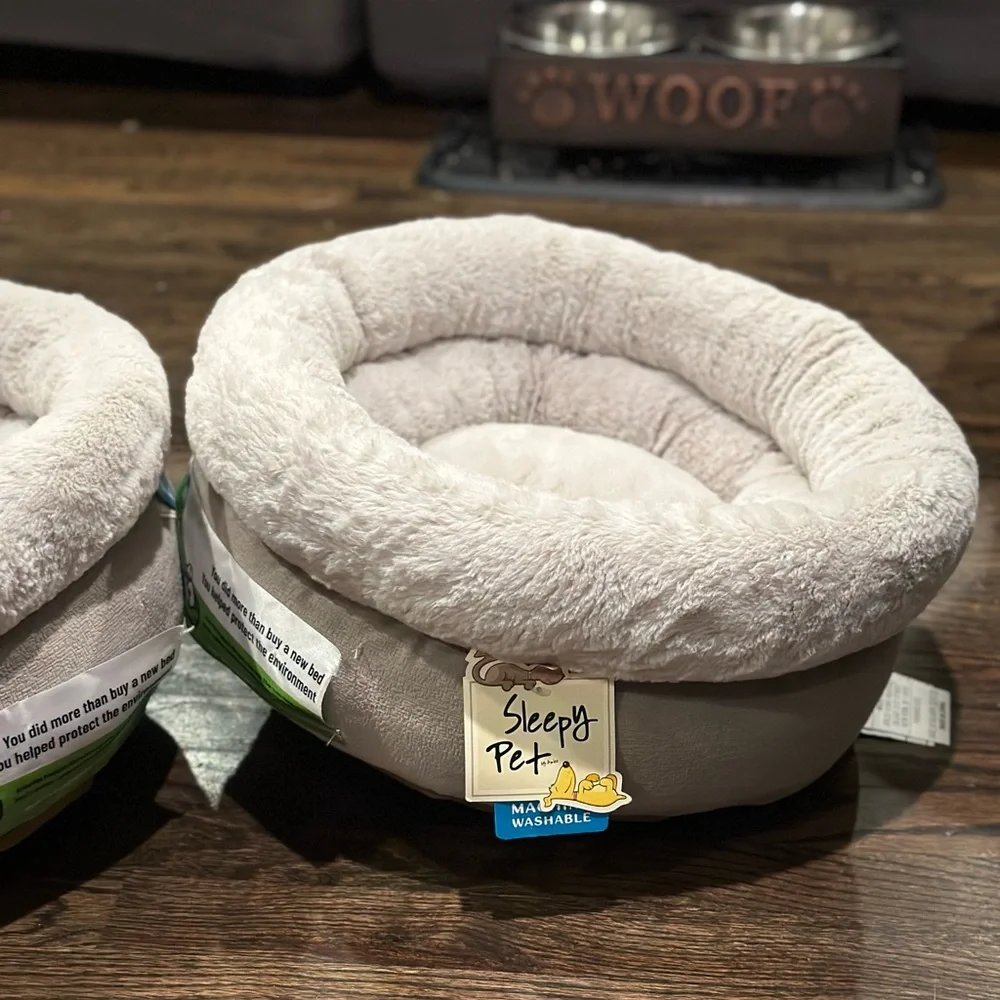 NEW Cozy Cream Pet Bed dog or cat- NEW! One left!